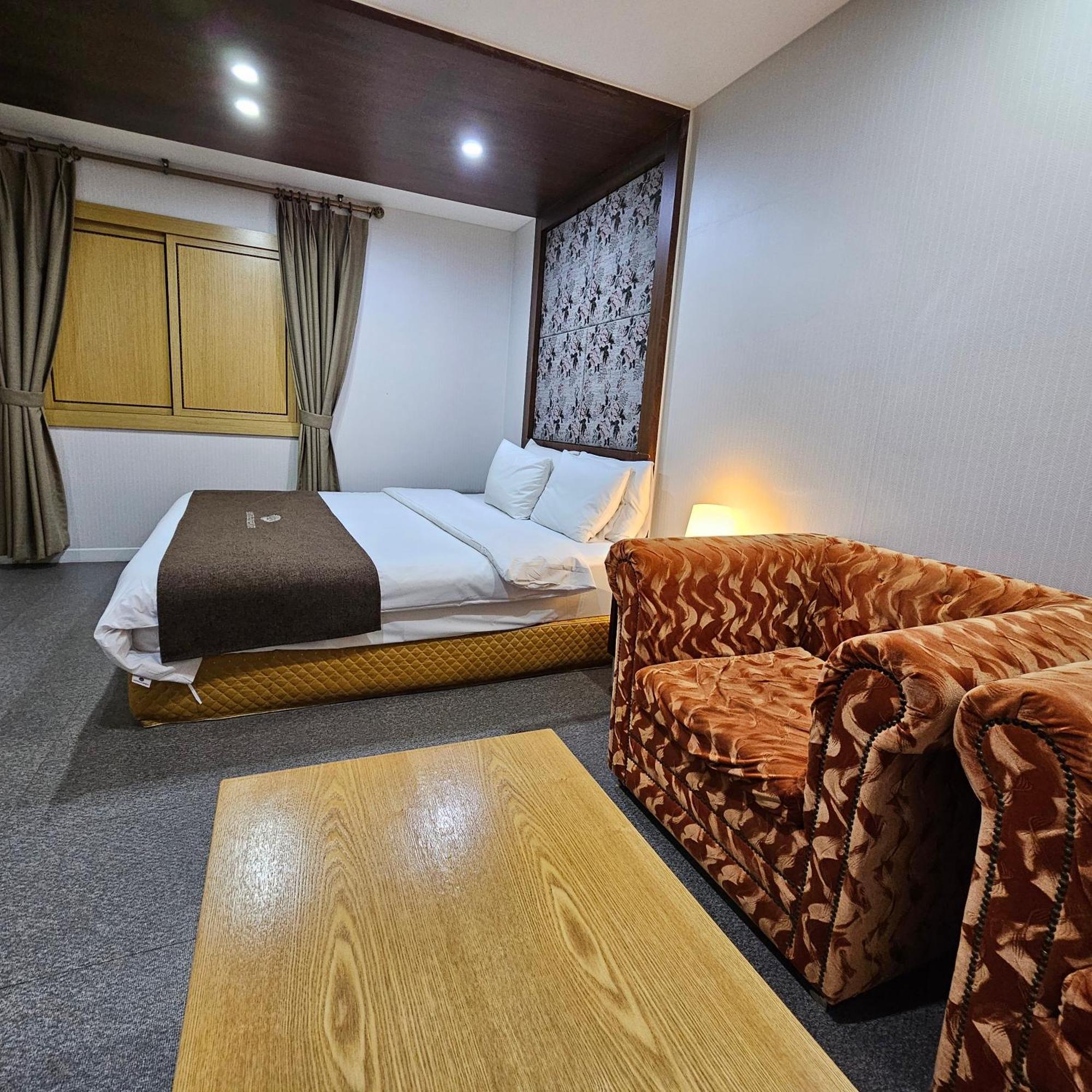 Symphony Hotel Szuvon Kültér fotó