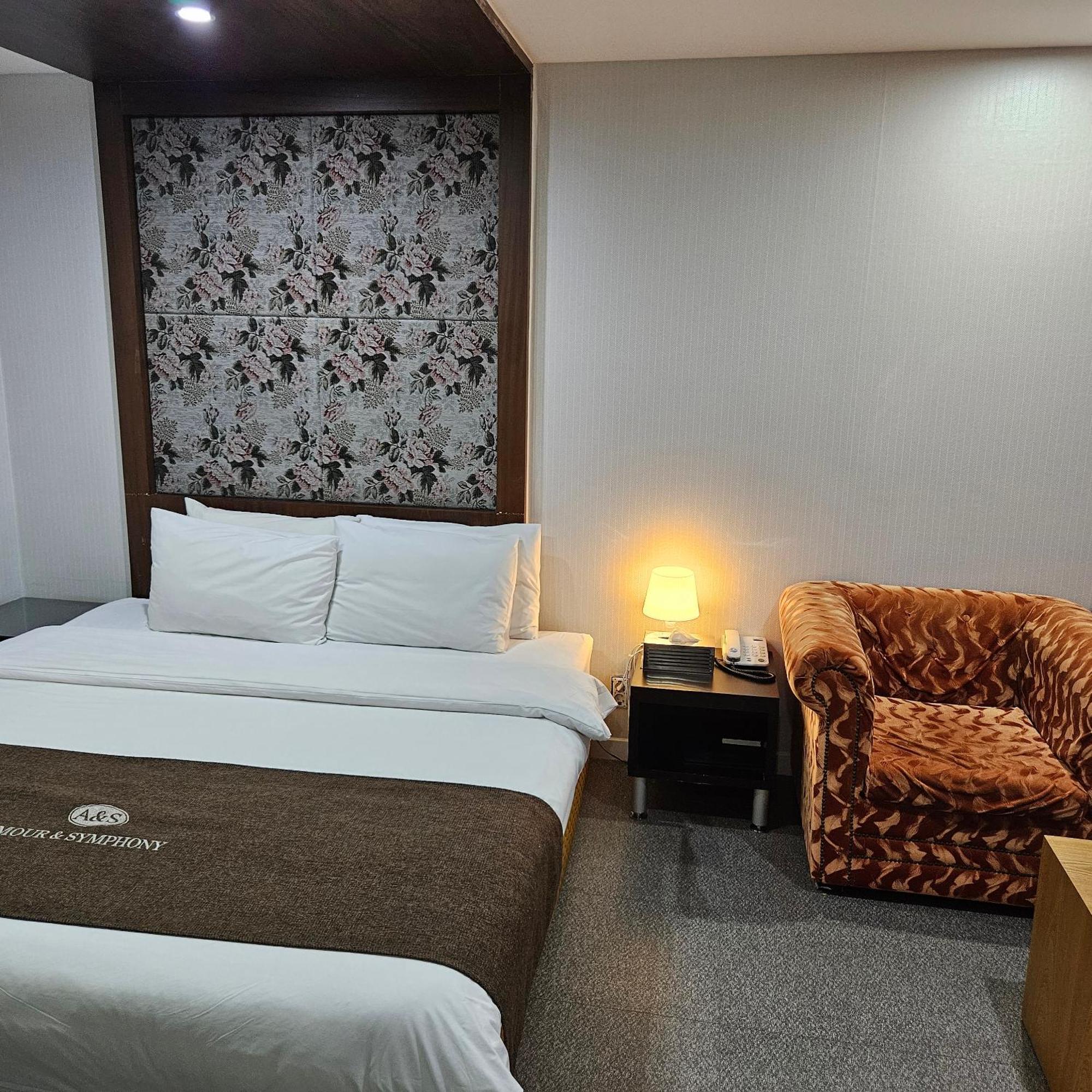 Symphony Hotel Szuvon Kültér fotó